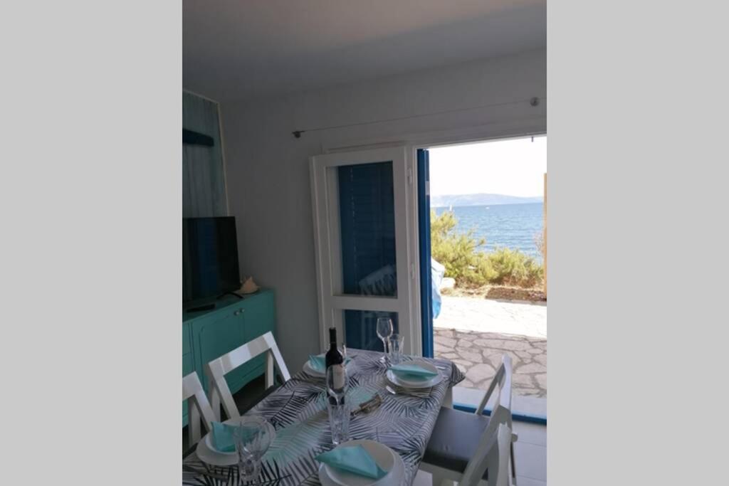 Apartment By The Sea- Santa Marina Rasa Exterior photo
